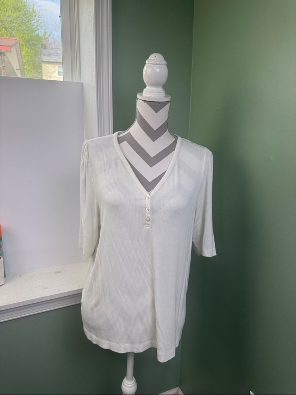 Loft V-Neck Button-Front ribbed top XXL